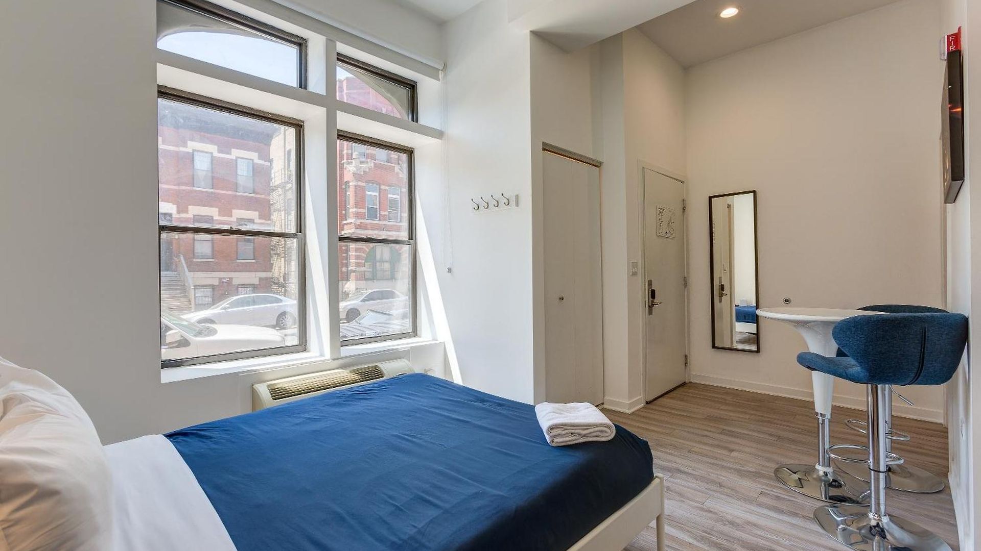 Ground Floor In By 747 Lofts