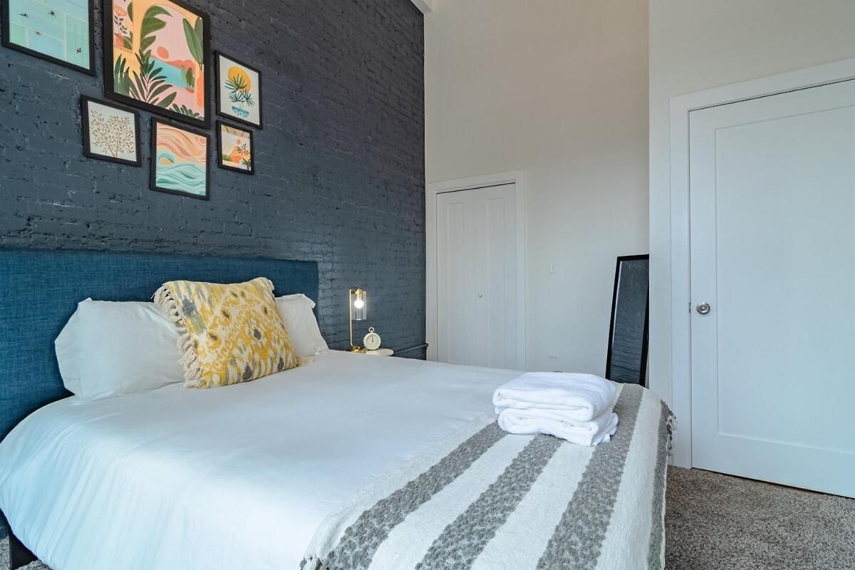 2br Escape With Optional Parking Near Mccormick Place, Navy Pier, Shedd Aquarium, And Millennium Park Apartment *
