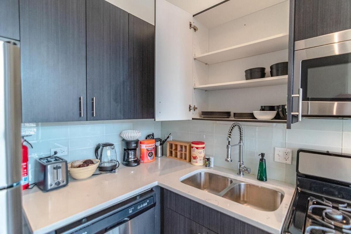 Apartment 2br Escape With Optional Parking Near Mccormick Place, Navy Pier, Shedd Aquarium, And Millennium Park *