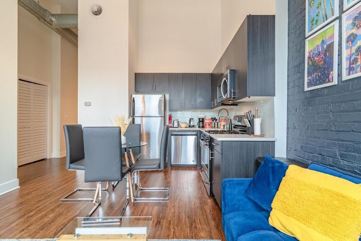 2br Escape With Optional Parking Near Mccormick Place, Navy Pier, Shedd Aquarium, And Millennium Park Apartment *