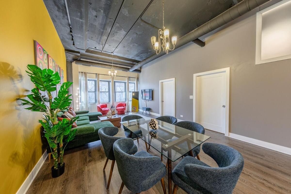 Cozy 3br Living In South Loop Near Mccormick Place, Soldier Field & Lakefront Chicago