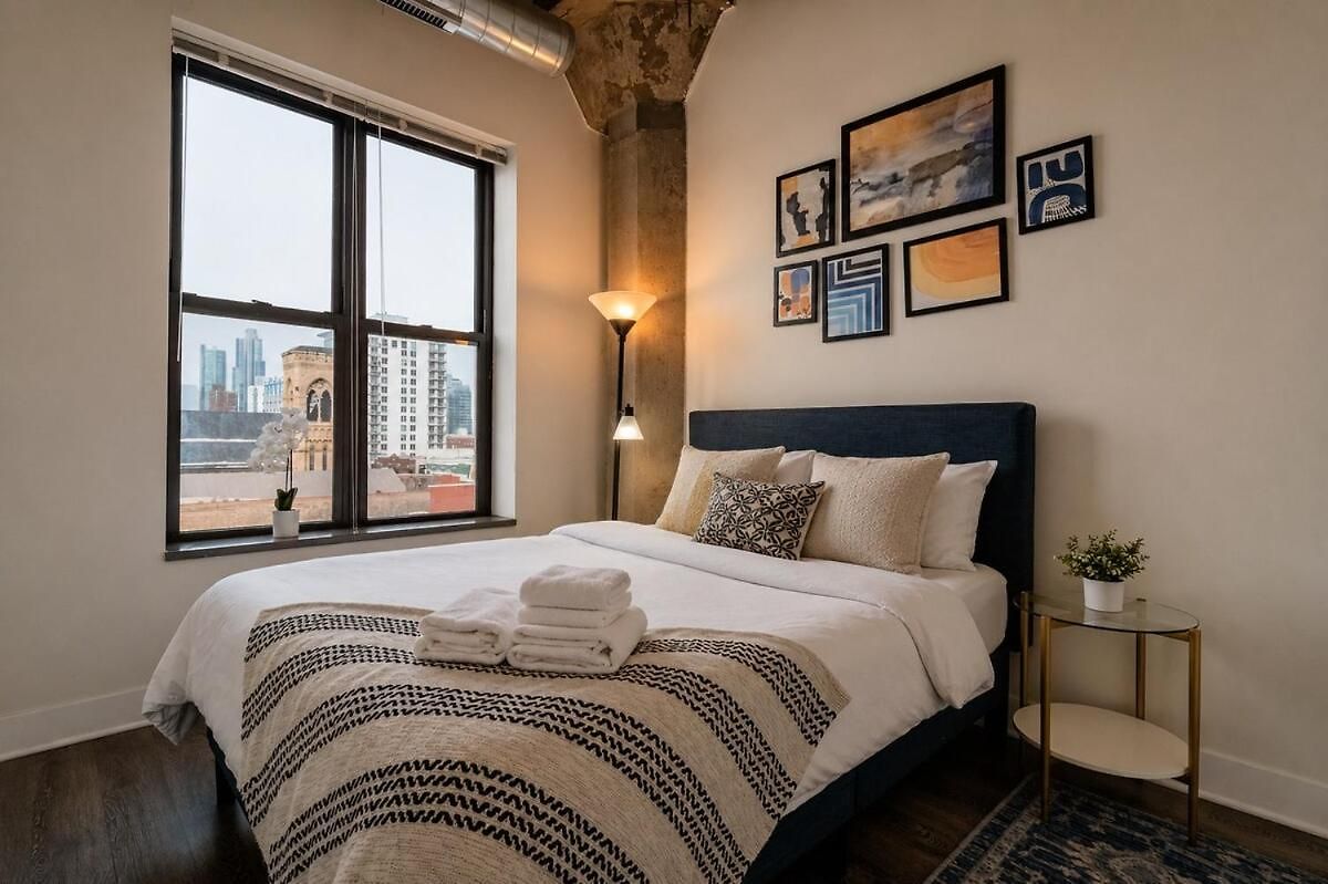 Skyline 2br In South Loop With Optional Parking & Gym Access Near Museum Campus And Mccormick Place Apartment