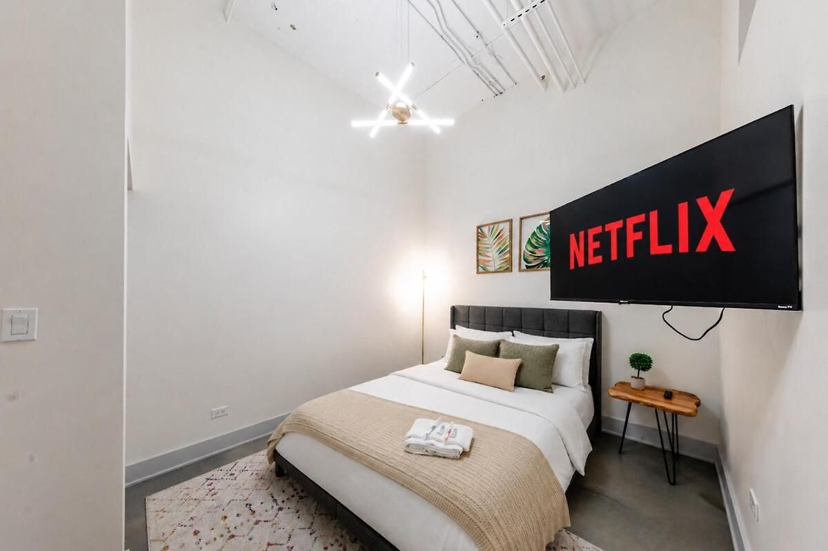 Luxury 6br Loft Perfect For 12 Guests With Skyline Views, Optional Parking And Gym Access Near Mccormick Place And Soldier Field Apartment *