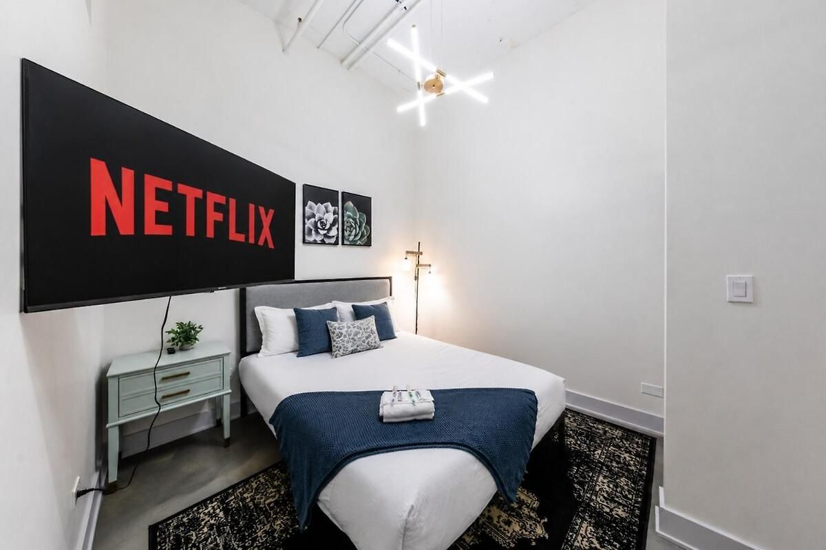 Luxury 6br Loft Perfect For 12 Guests With Skyline Views, Optional Parking And Gym Access Near Mccormick Place And Soldier Field *