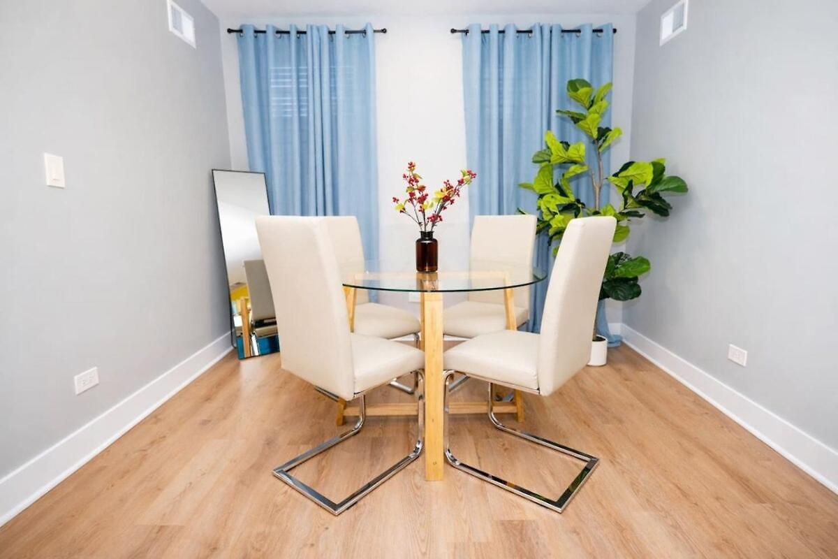 Modern 3br Downtown Near Loyola & Lakefront Chicago