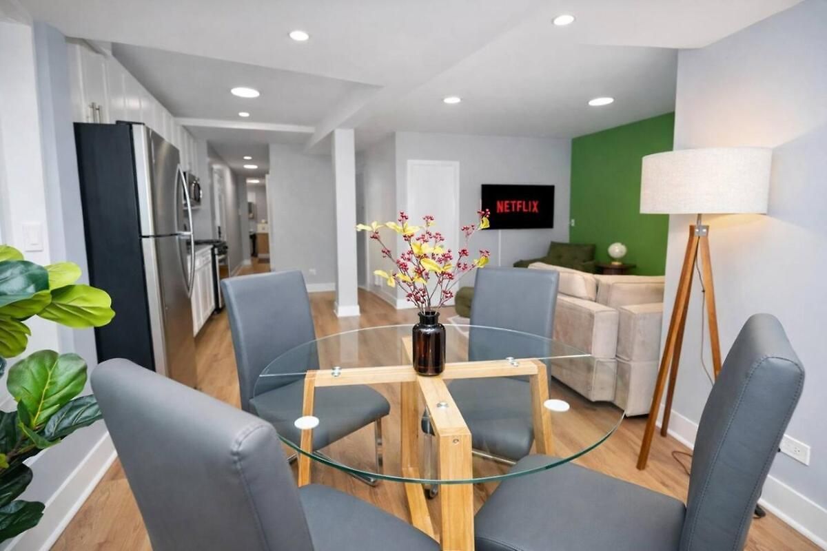 Cozy 3br Garden Near Loyola & Downtown Apartment *