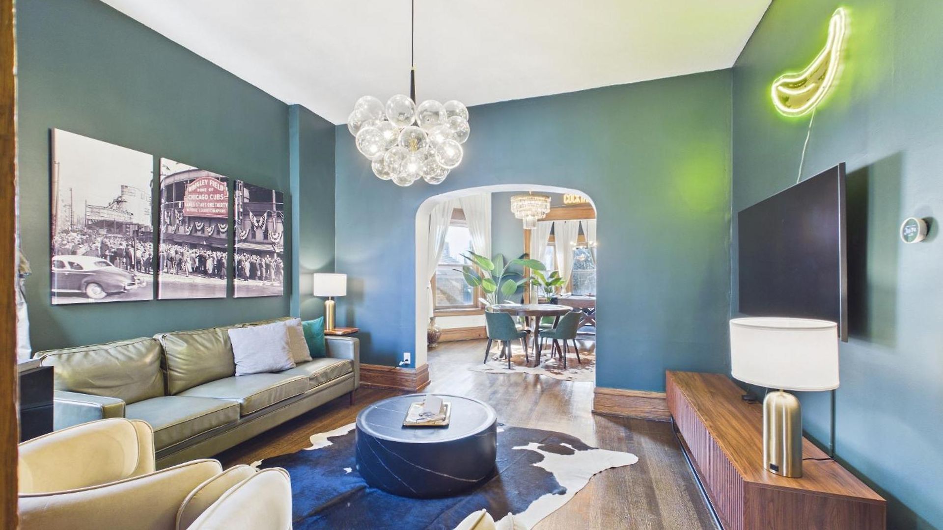 Wrigleyville Art Deco Garage Apartment *
