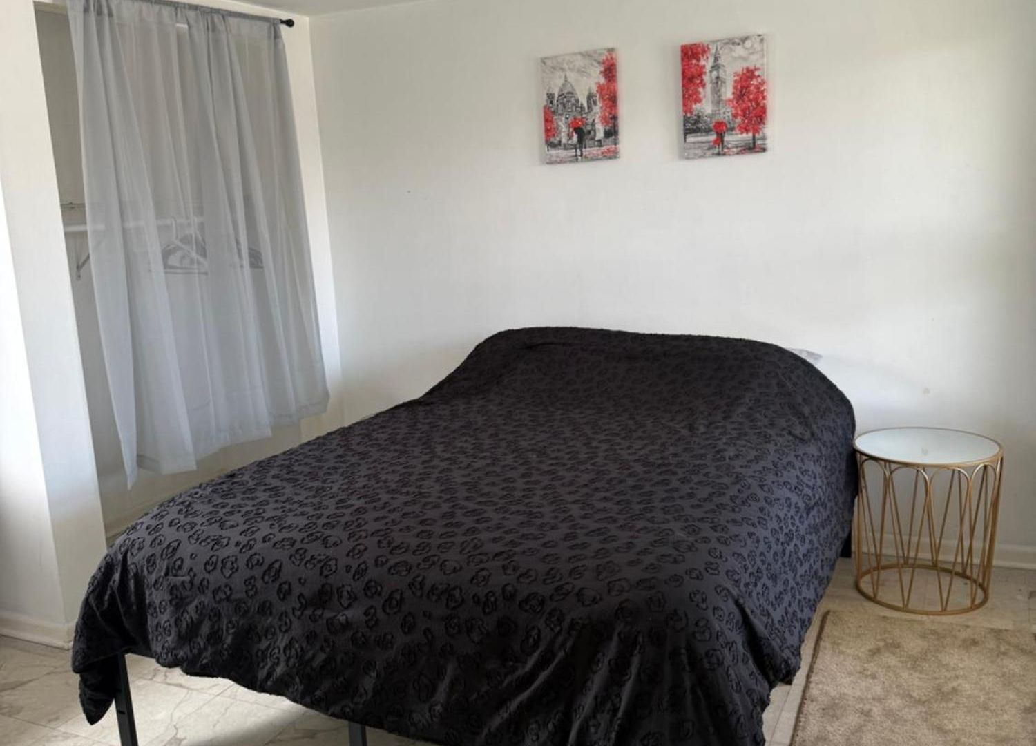 Prime Location - Cozy 3bd Near Downtown! Free Parking & Fast Wifi!