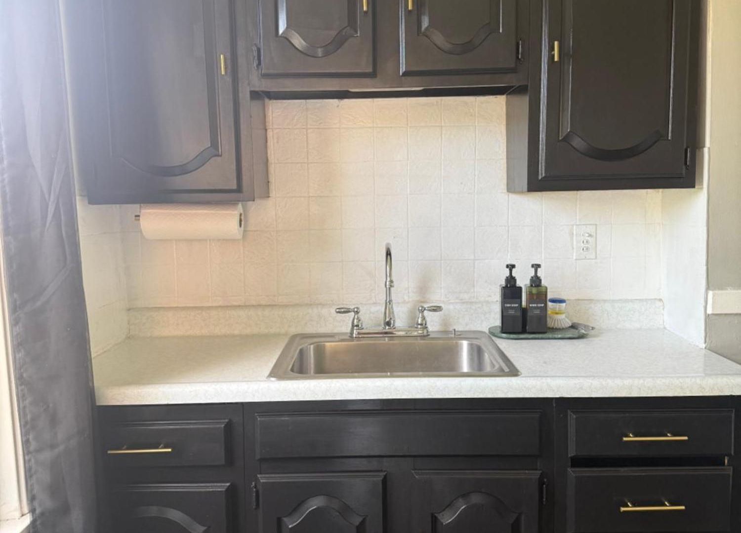 Prime Location - Cozy 3bd Near Downtown! Free Parking & Fast Wifi! Apartment
