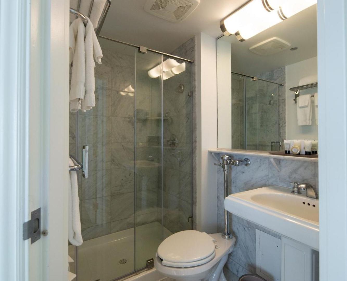 Warwick Allerton Hotel 4*