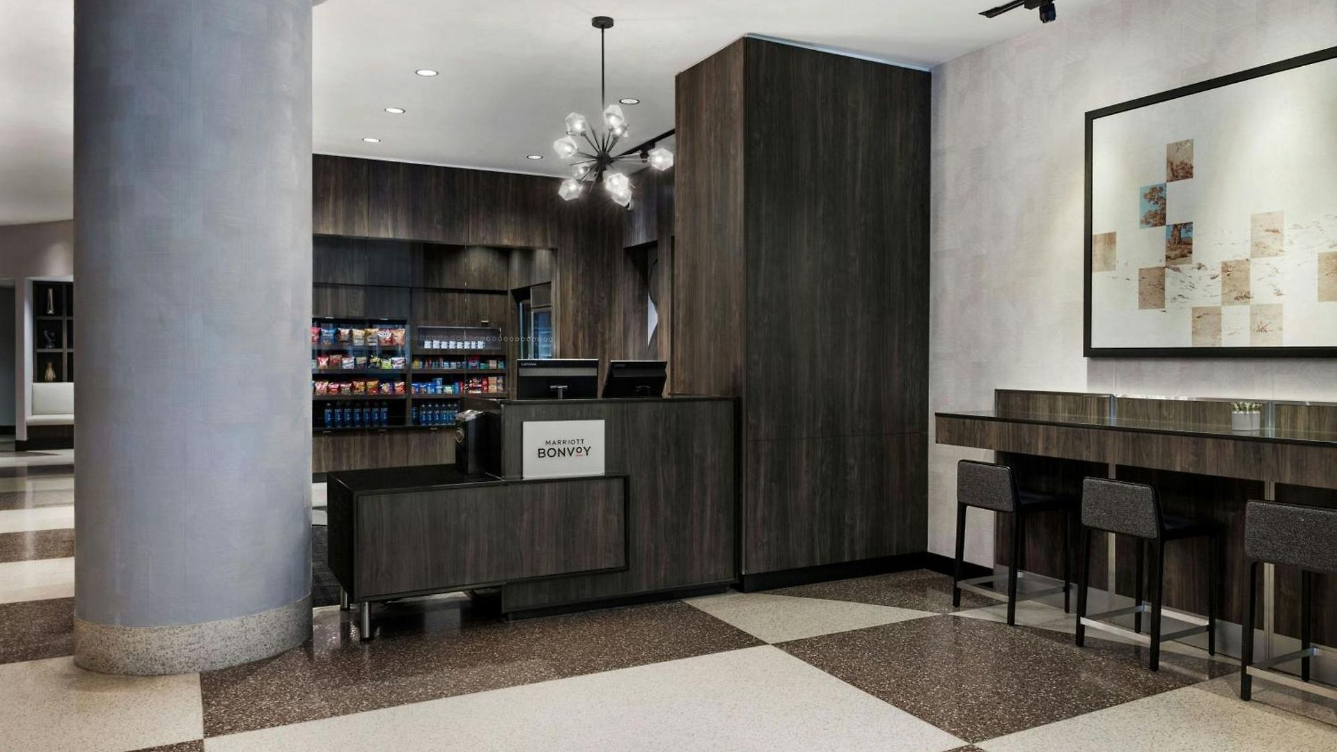 Hotel Fairfield And Downtown/ Magnificent Mile