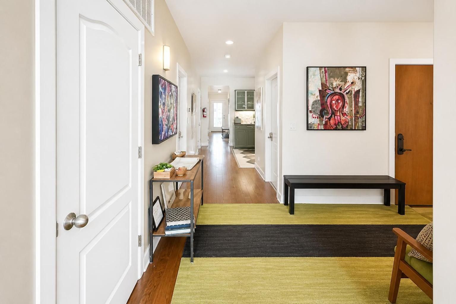 Bed & Breakfast House 5863- Chicago's Premier Chicago