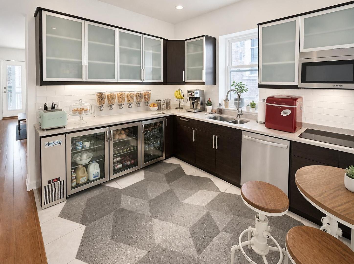 House 5863- Chicago's Premier 4*