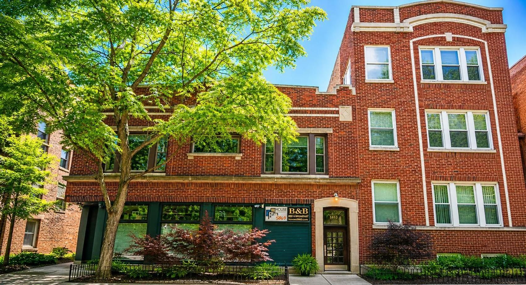 House 5863- Chicago's Premier 4* Chicago