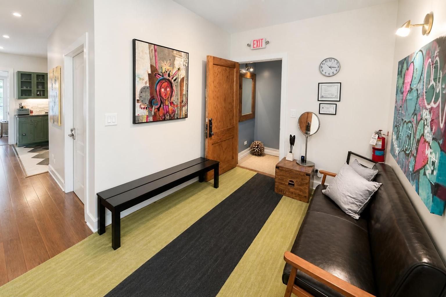 House 5863- Chicago's Premier Bed & Breakfast