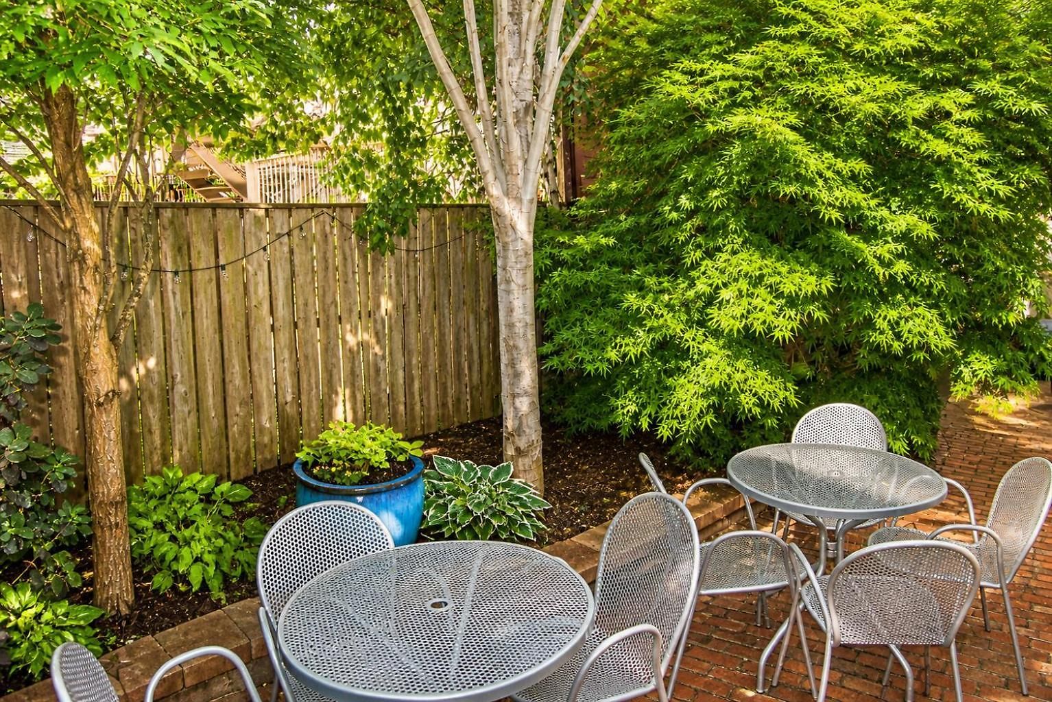 Bed & Breakfast House 5863- Chicago's Premier