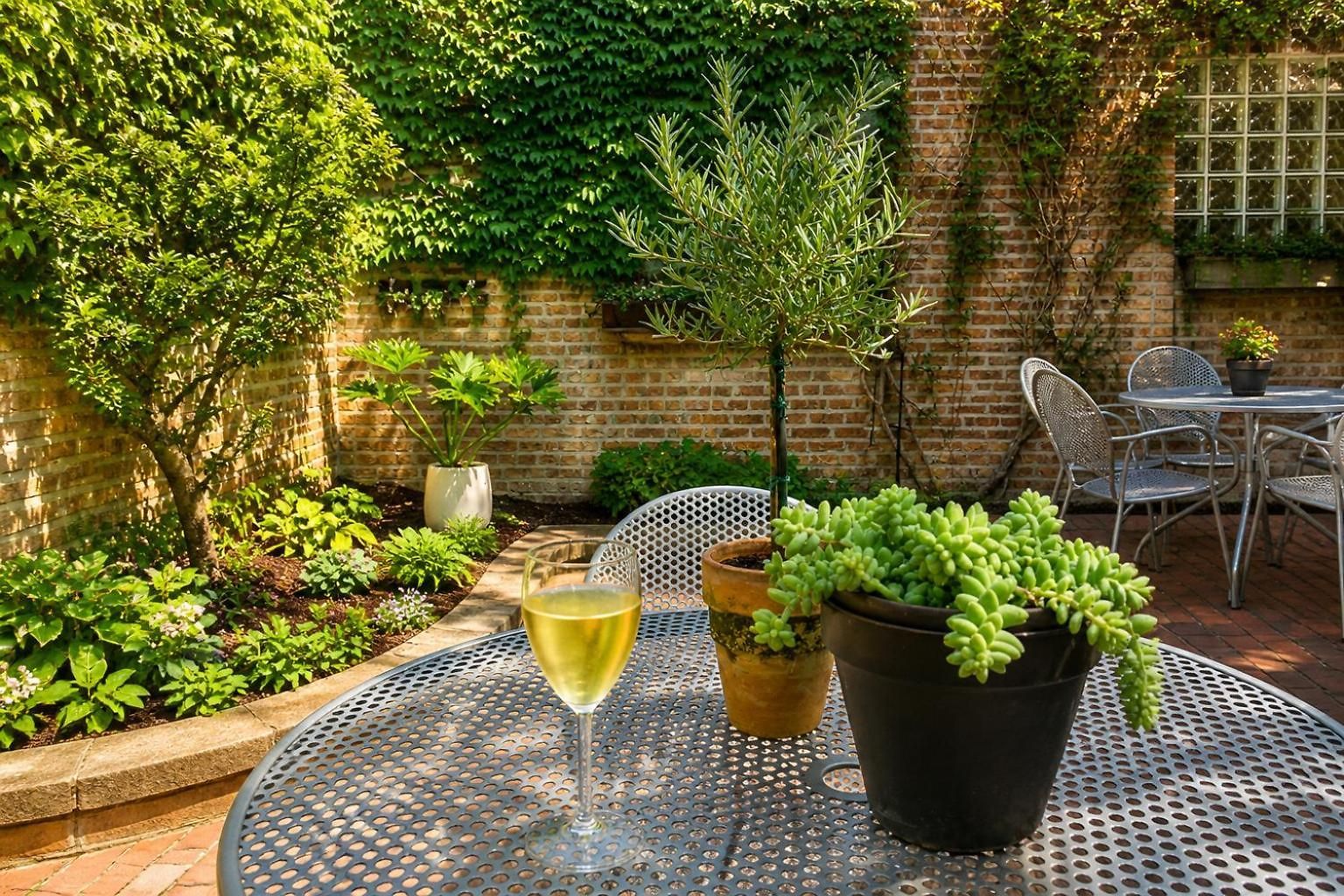 House 5863- Chicago's Premier Bed & Breakfast 4*