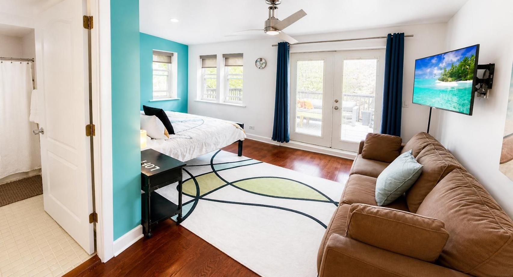House 5863- Chicago's Premier Bed & Breakfast Chicago