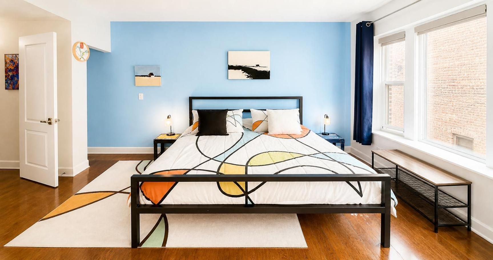 House 5863- Chicago's Premier Bed & Breakfast Chicago