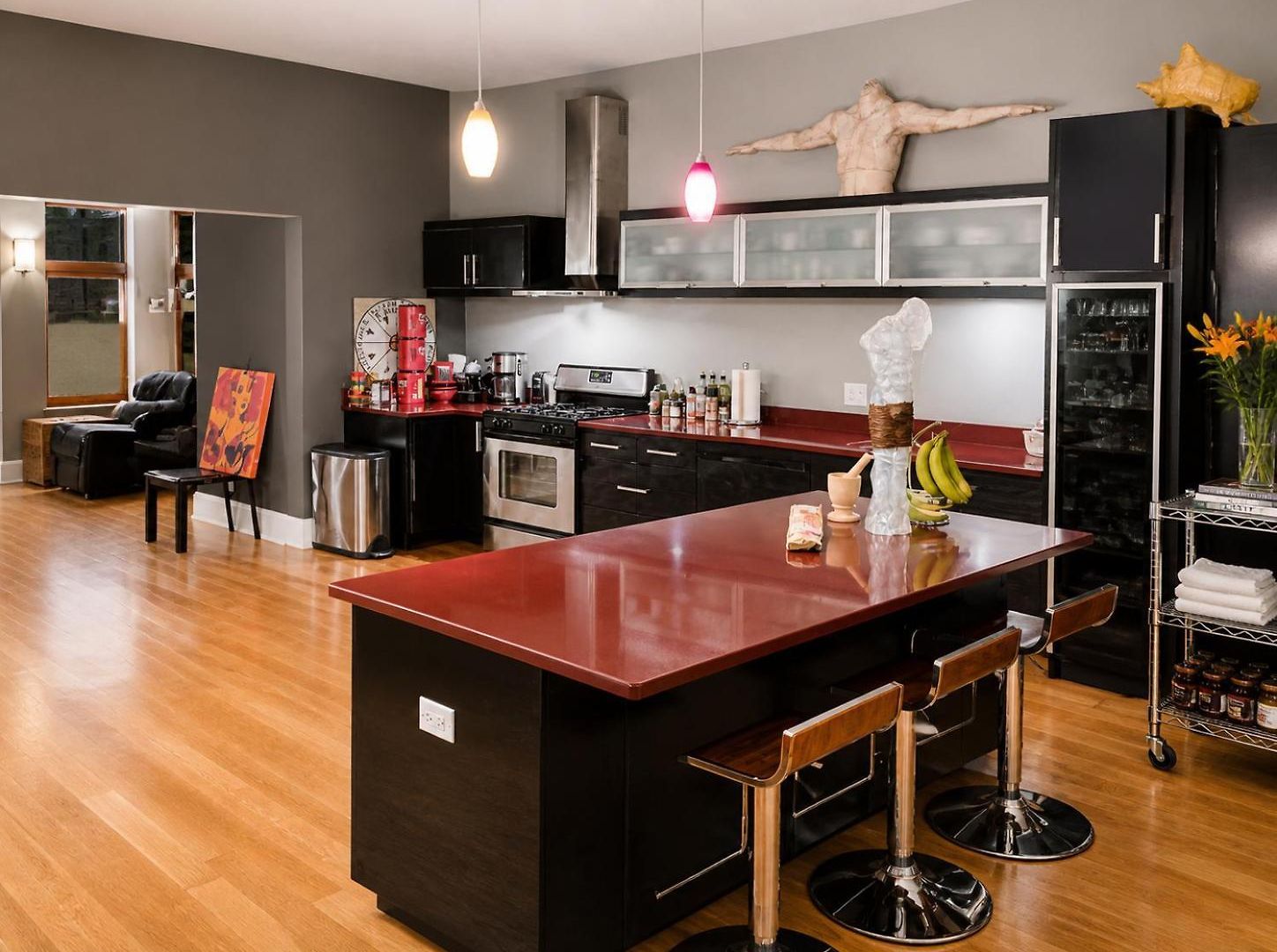 House 5863- Chicago's Premier 4* Chicago