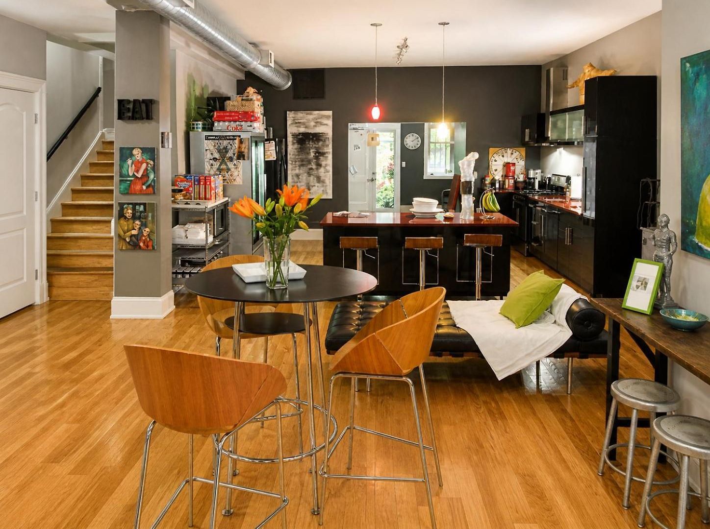 House 5863- Chicago's Premier 4*