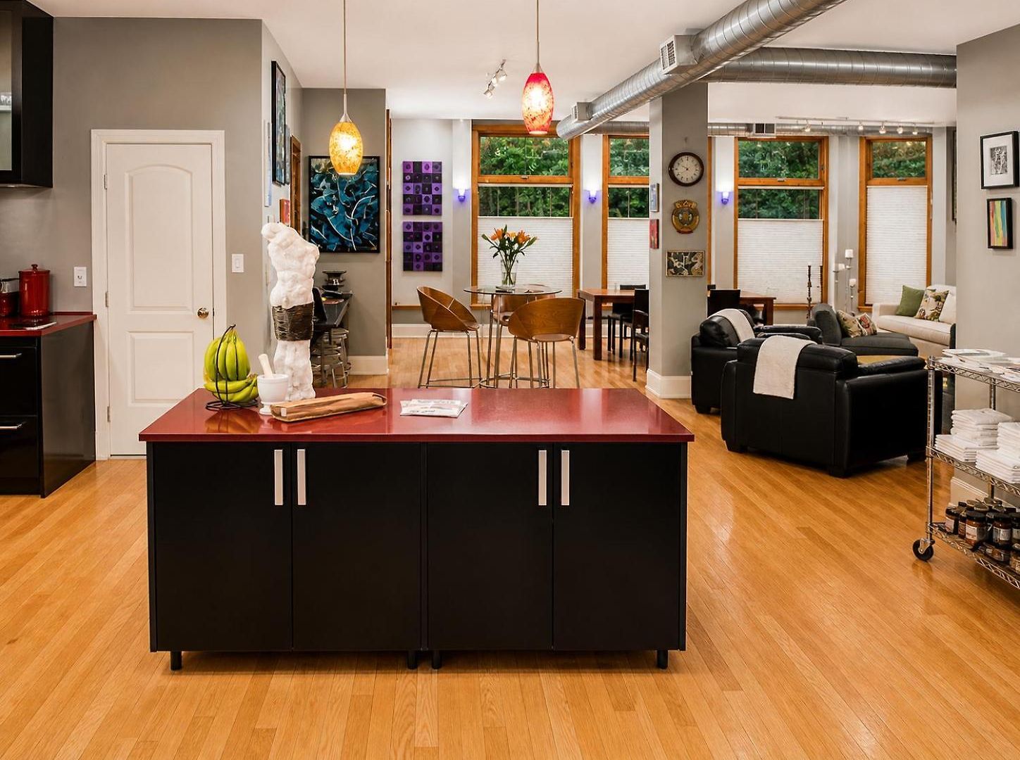 Bed & Breakfast House 5863- Chicago's Premier Chicago