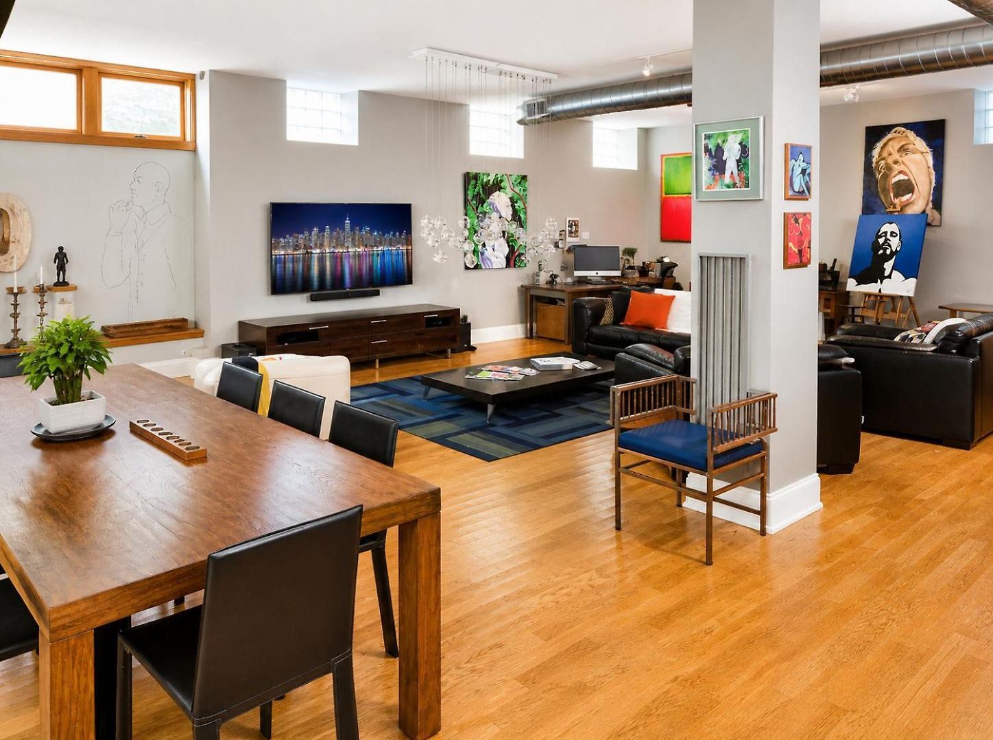 House 5863- Chicago's Premier 4* Chicago