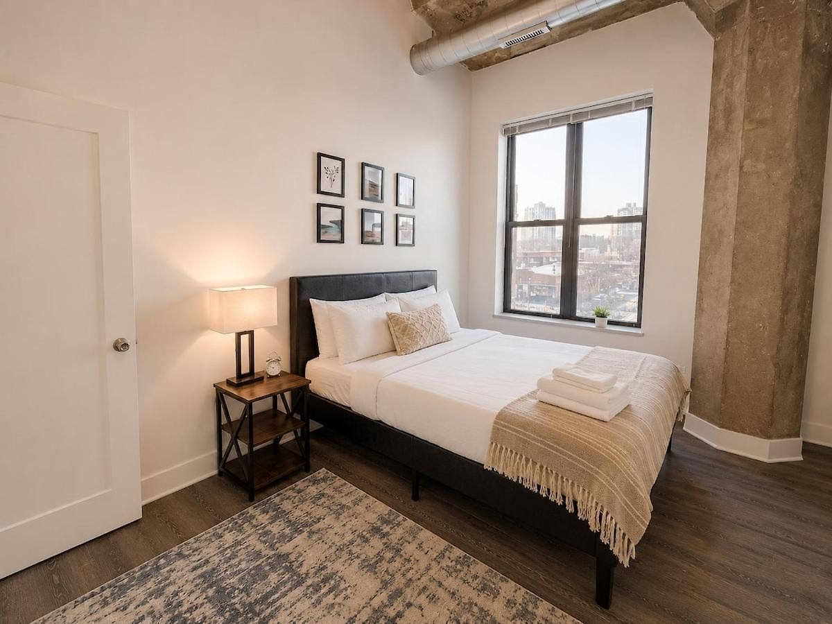 Spacious And Luxurious 3br Near Mccormick Place And Soldier Field With Optional Parking - Sleeps 10
