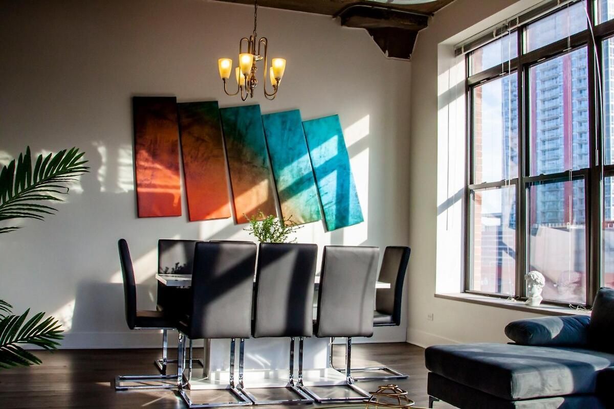 Apartment Spacious And Luxurious 3br Near Mccormick Place And Soldier Field With Optional Parking - Sleeps 10 *