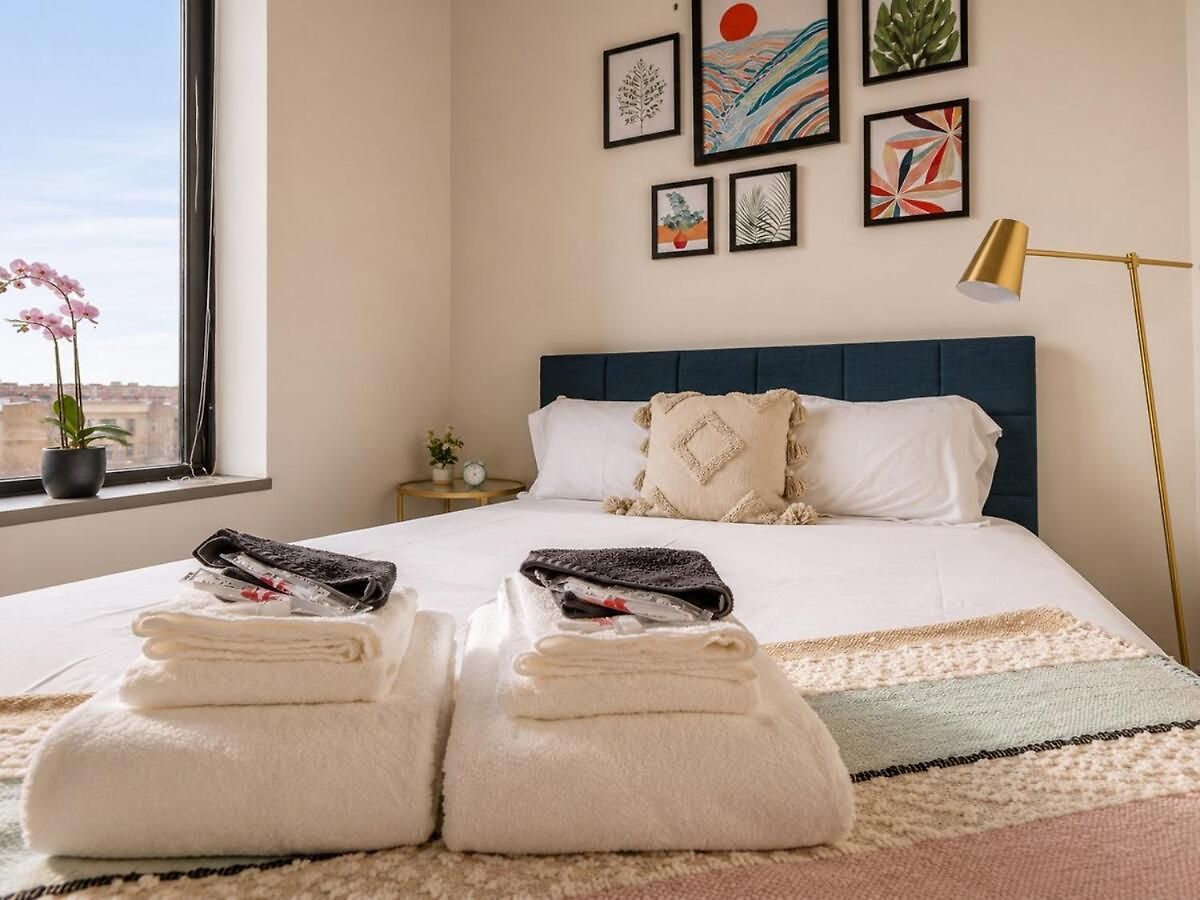 Spacious And Luxurious 3br Near Mccormick Place And Soldier Field With Optional Parking - Sleeps 10 Apartment