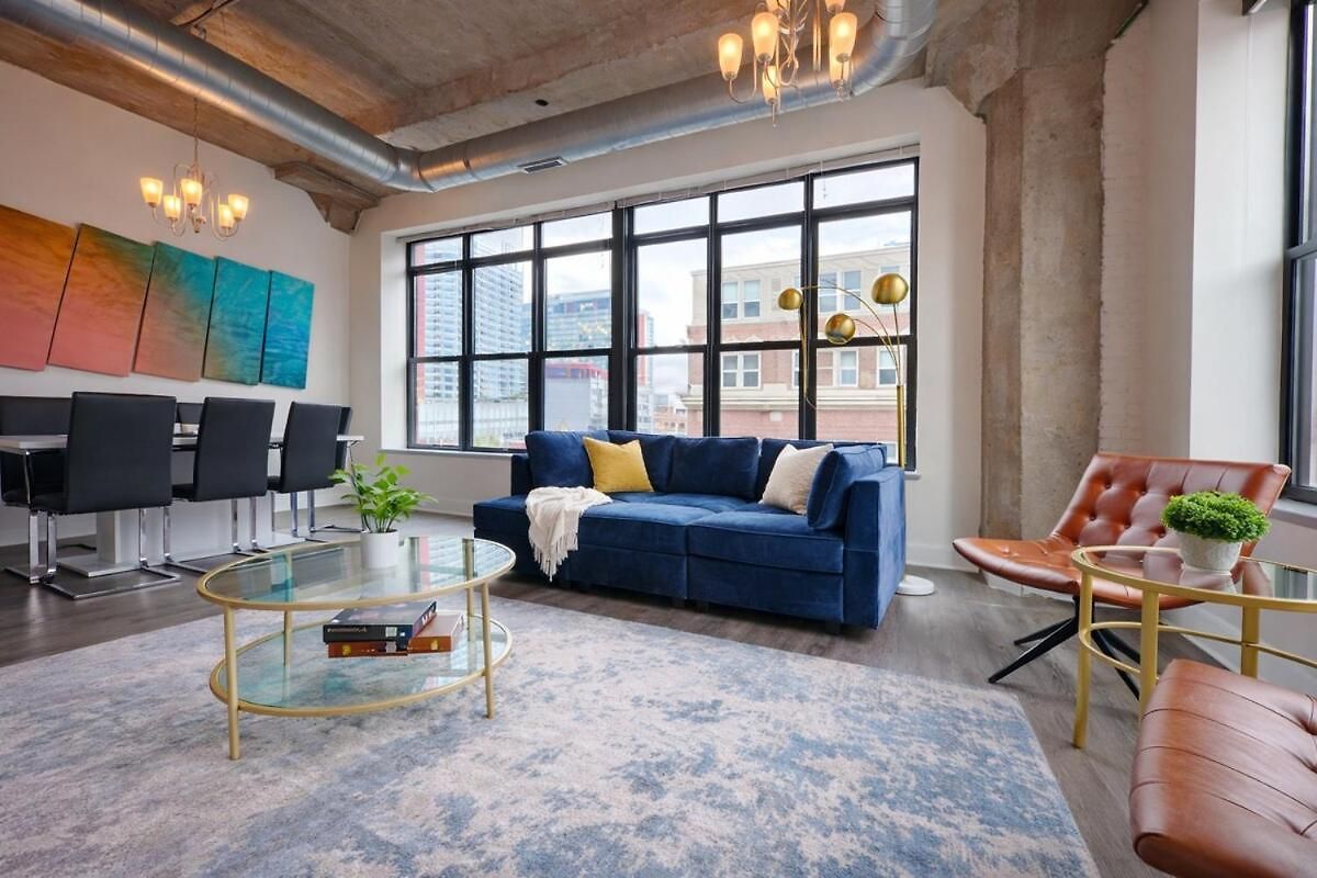 Spacious And Luxurious 3br Near Mccormick Place And Soldier Field With Optional Parking - Sleeps 10 Apartment *