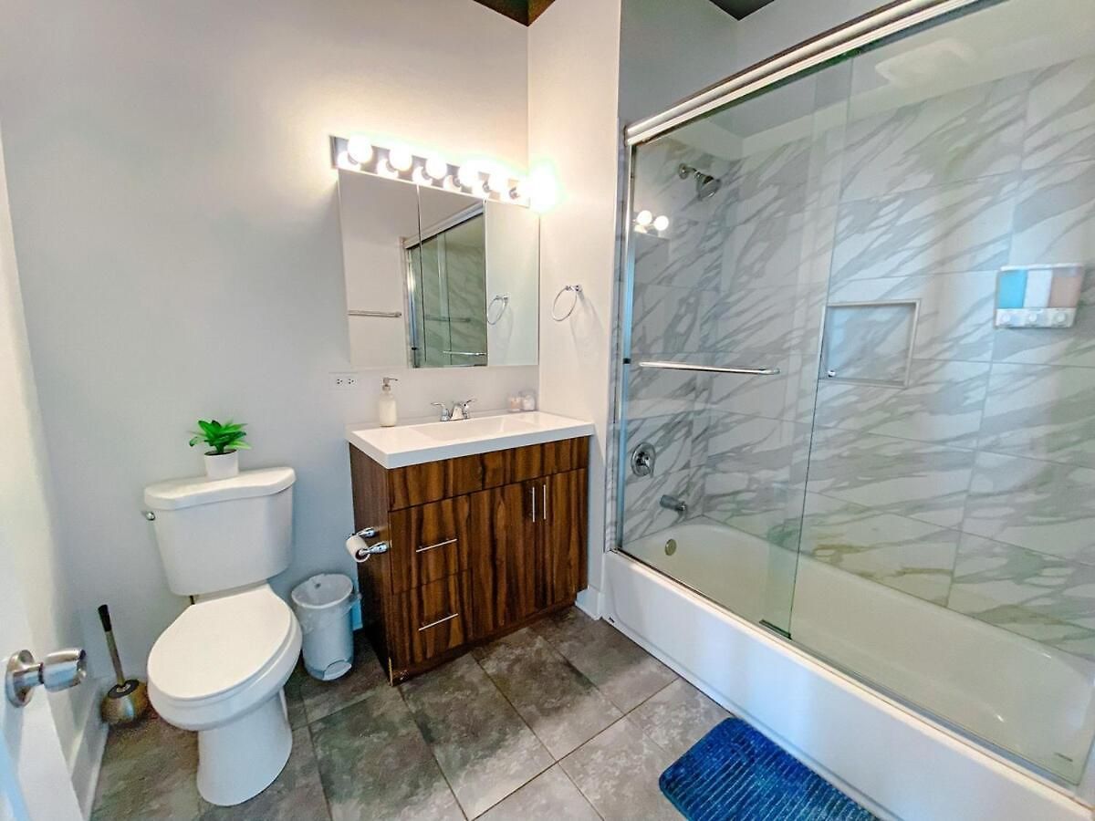 Apartment Spacious And Luxurious 3br Near Mccormick Place And Soldier Field With Optional Parking - Sleeps 10