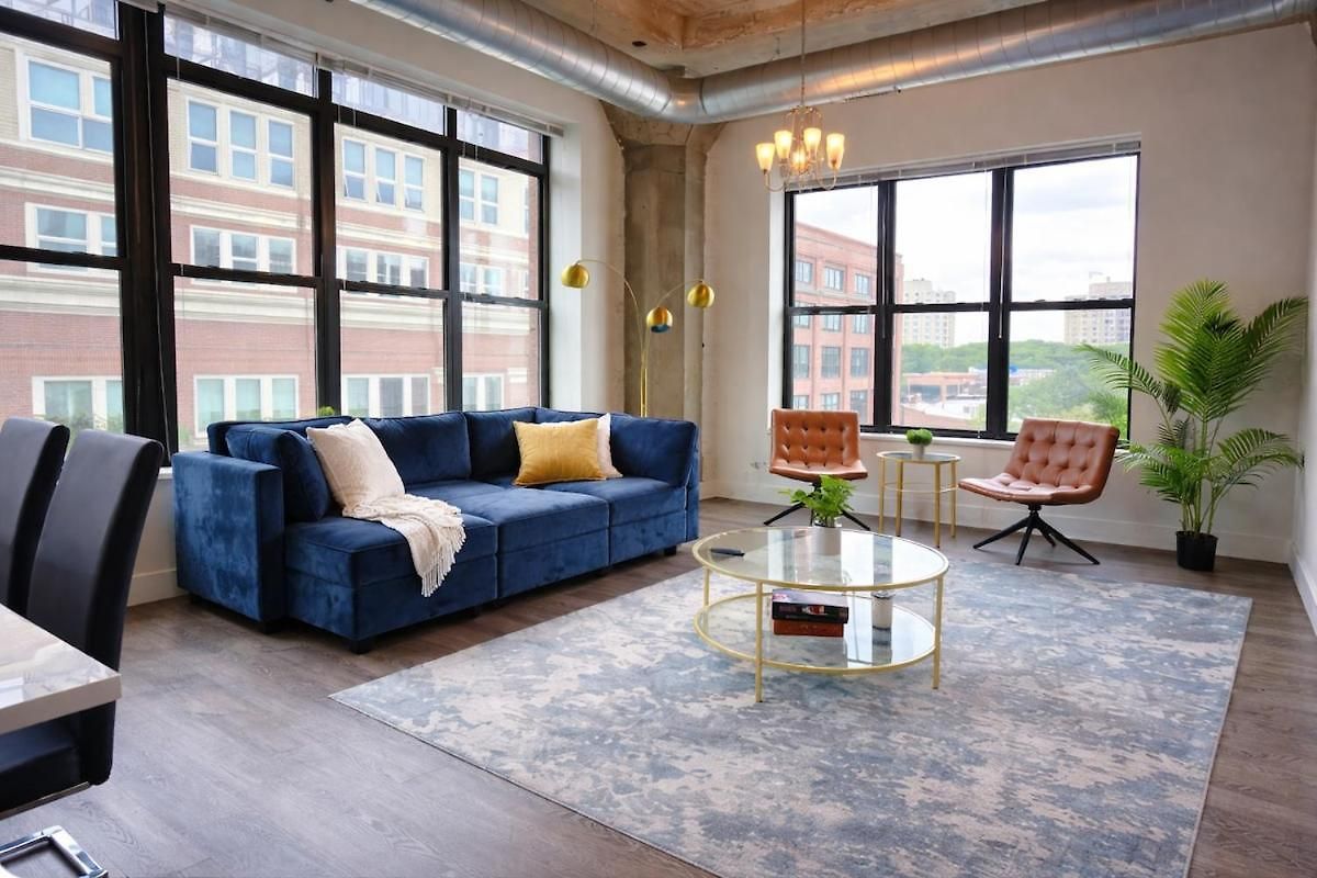Spacious And Luxurious 3br Near Mccormick Place And Soldier Field With Optional Parking - Sleeps 10 Chicago