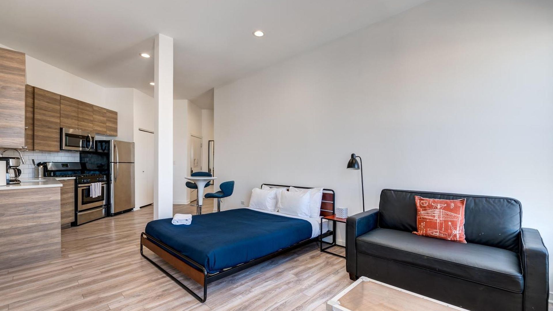 747 Lofts By Redawning - River West, Second Floor