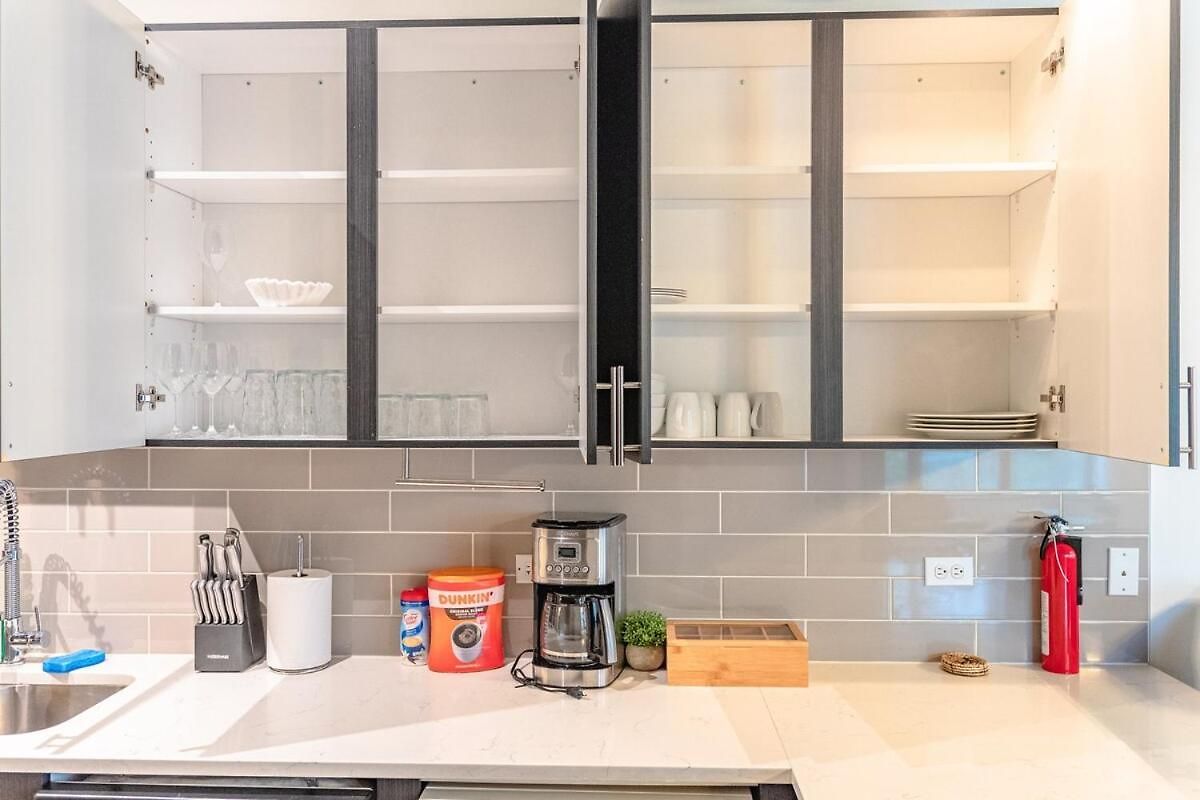 Apartment Group Friendly Spacious 3br With Optional Parking And Gym Access Sleeps 10 Guest Near Mccormick Place And Soldier Field *