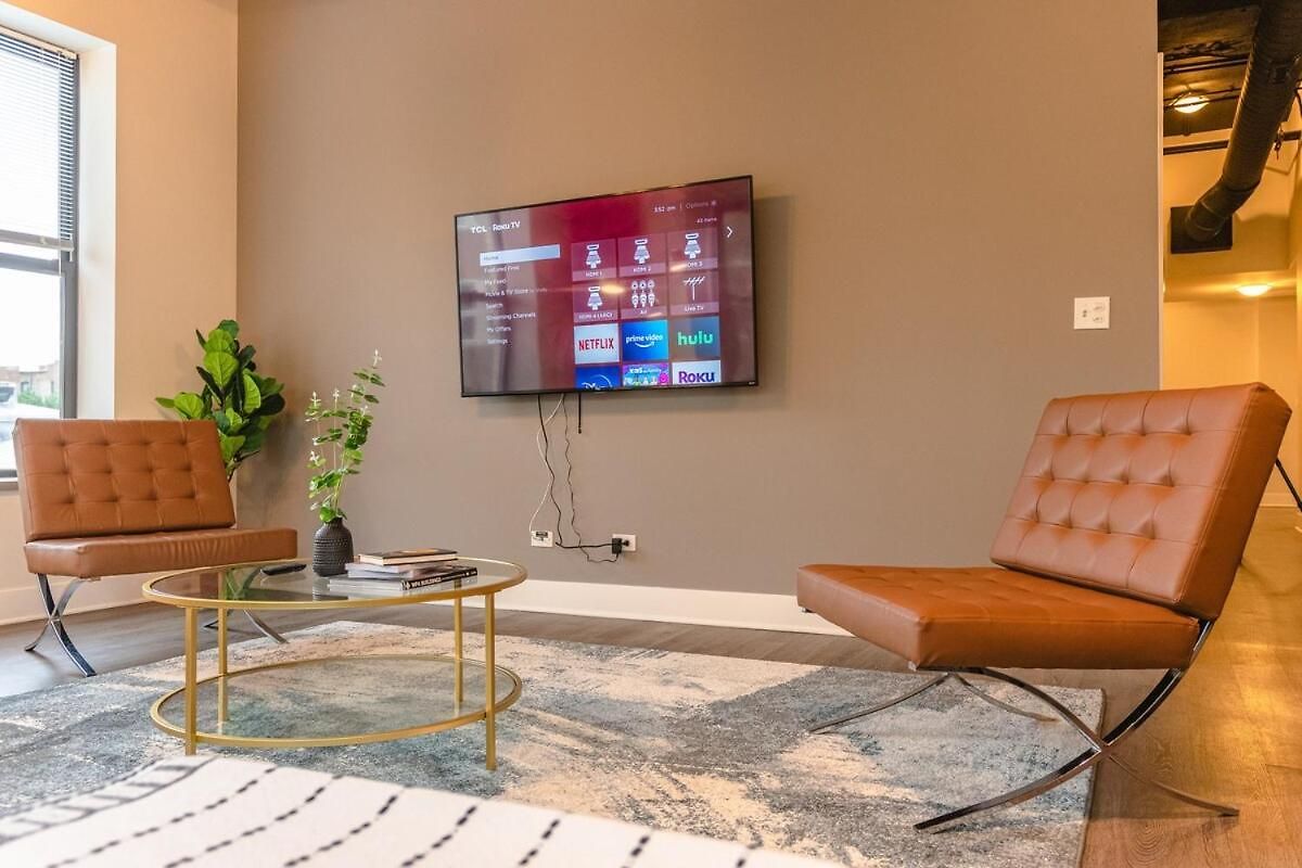 Group Friendly Spacious 3br With Optional Parking And Gym Access Sleeps 10 Guest Near Mccormick Place And Soldier Field Apartment Chicago
