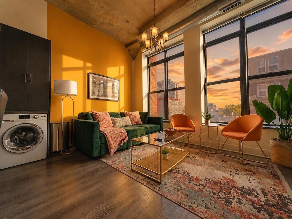 Spacious 2br Vacation With View, Optional Parking And Gym Near Mccormick Place & Downtown Attractions Apartment