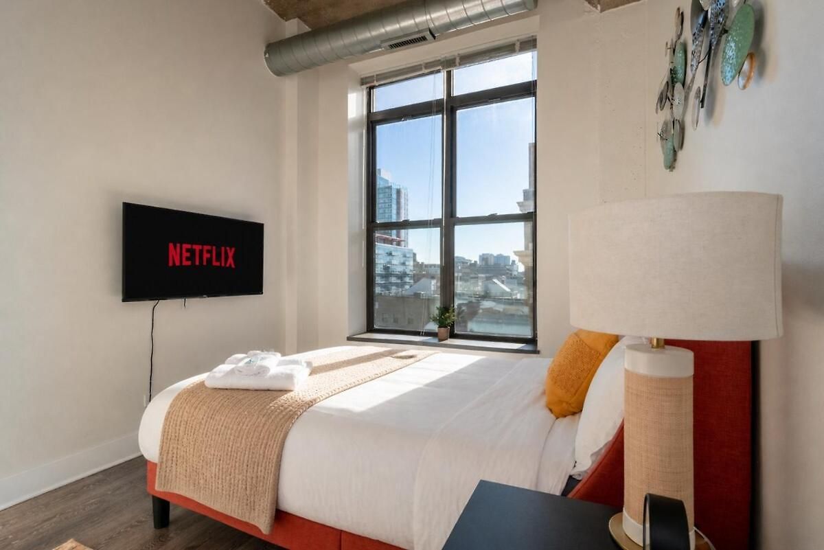 Spacious 2br Vacation With View, Optional Parking And Gym Near Mccormick Place & Downtown Attractions Chicago