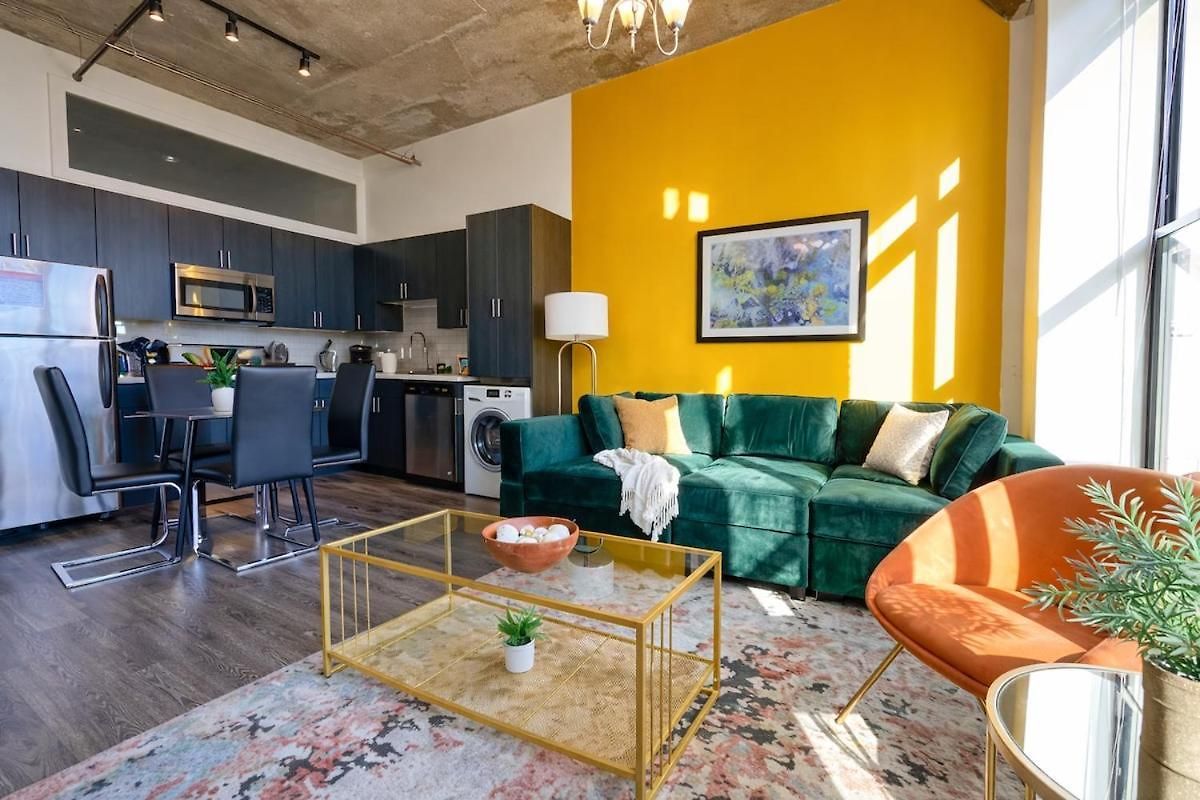 Spacious 2br Vacation With View, Optional Parking And Gym Near Mccormick Place & Downtown Attractions Apartment Chicago