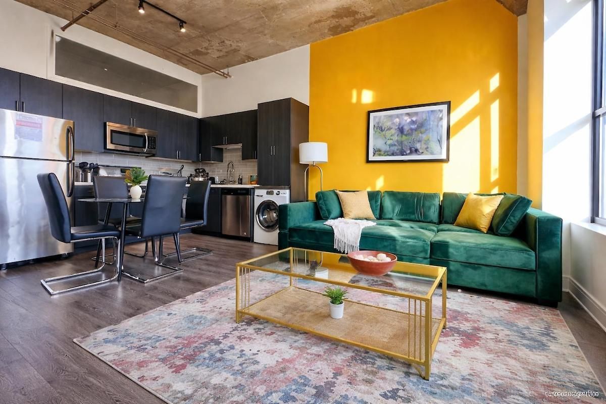 Spacious 2br Vacation With View, Optional Parking And Gym Near Mccormick Place & Downtown Attractions *