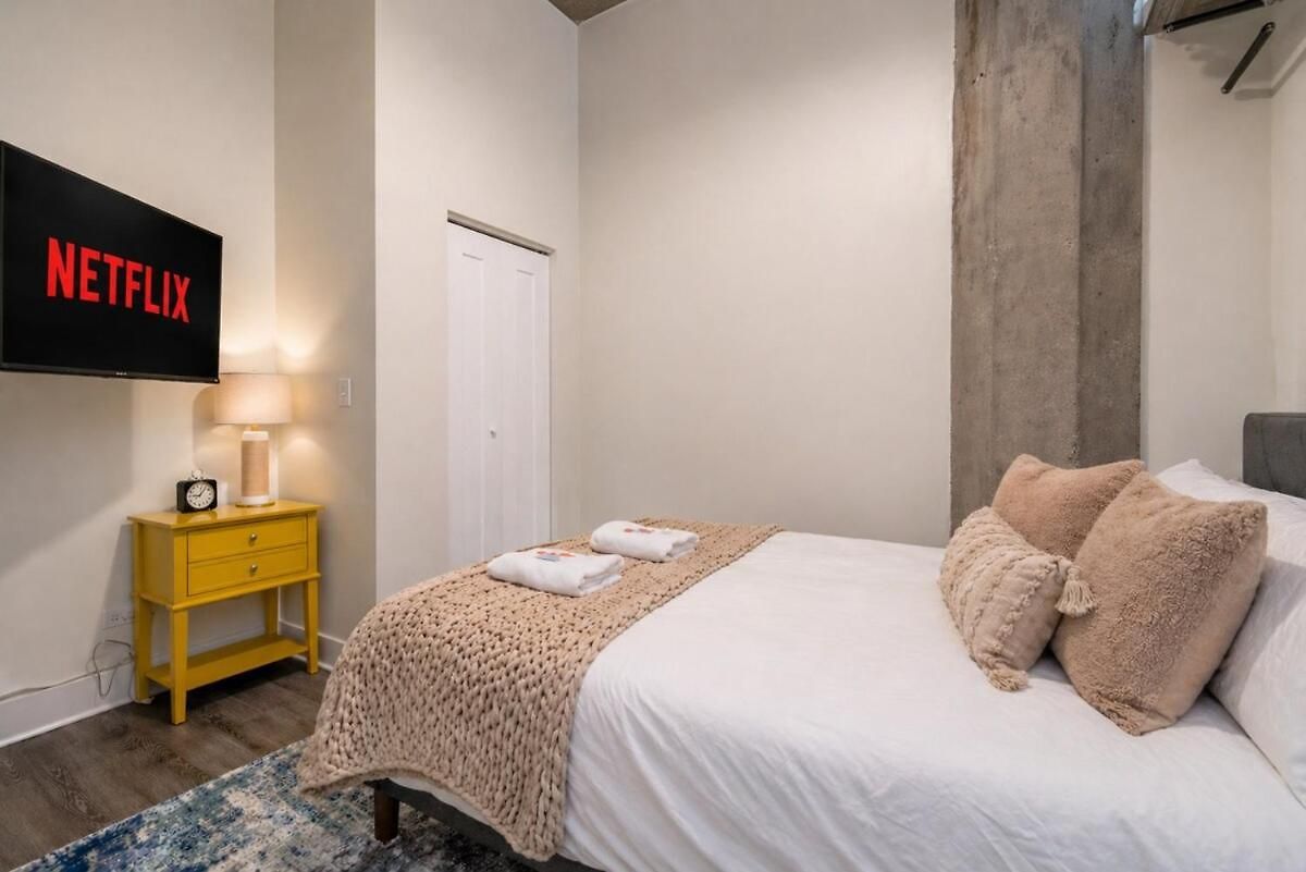 Mccormick Place Secret Oasis With Optional Parking For Up To 8 Guests Apartment *