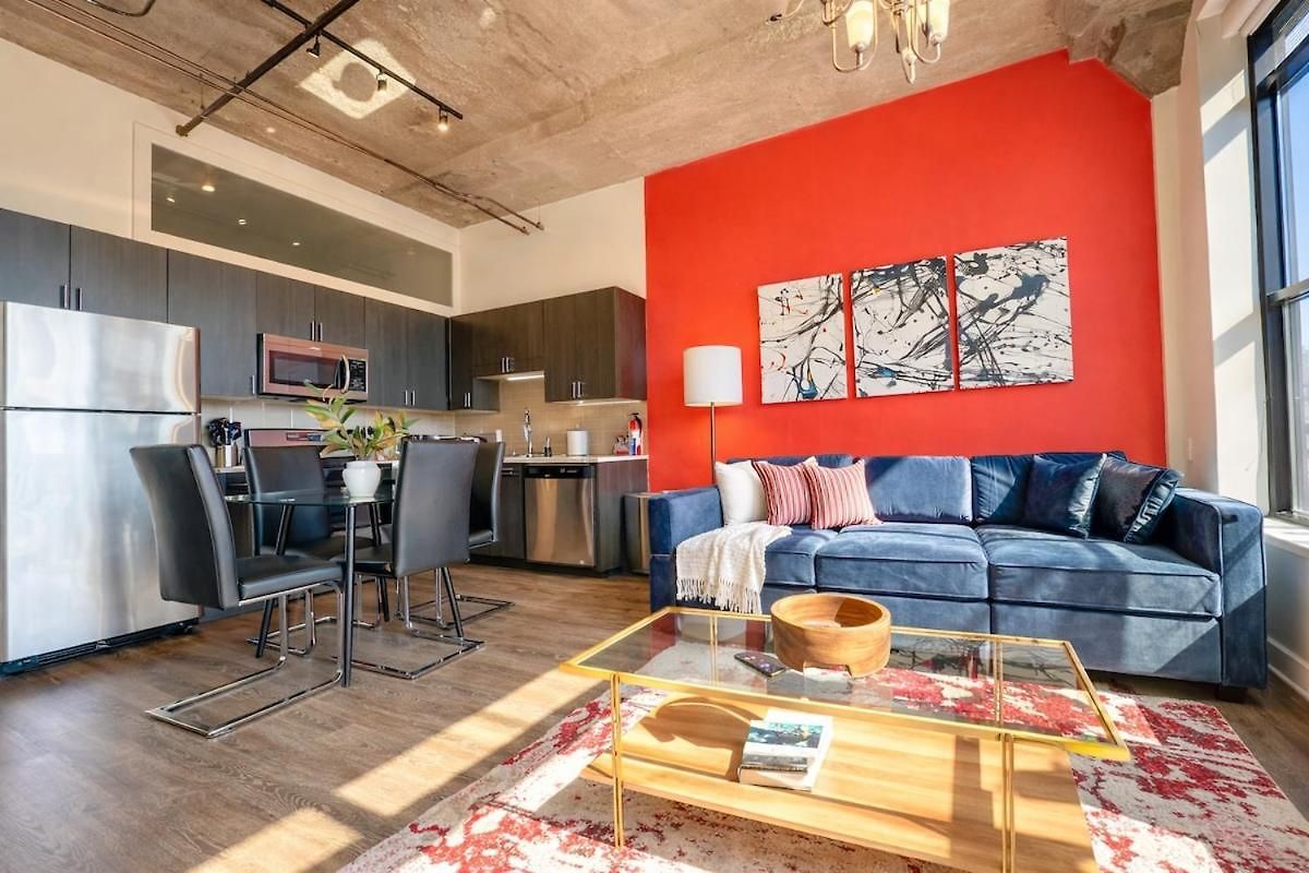 Mccormick Place Secret Oasis With Optional Parking For Up To 8 Guests Apartment
