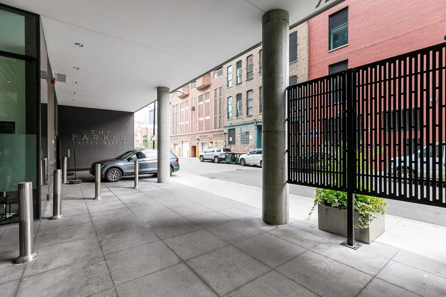 West Loop W Wd Gym Lounge Nr L Chi-778 *