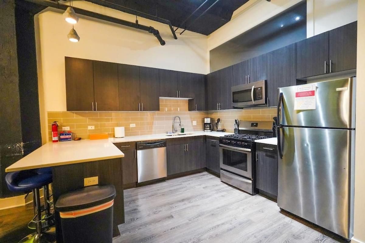 Apartment Ideal 3br Business Or Leisure In Fully Stocked Kitchen & Fast Internet With Optional Parking Near Soldier Field, Grant Park & Mccormick Place
