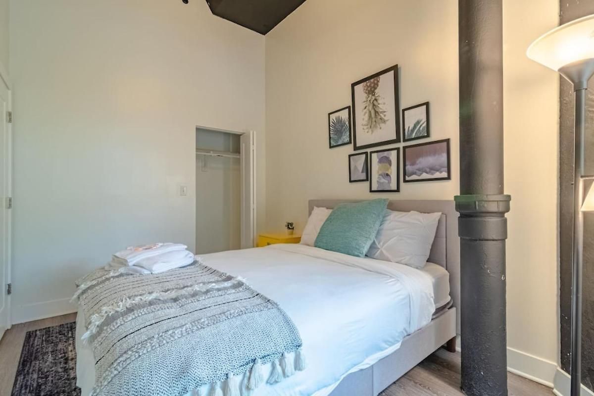 Ideal 3br Business Or Leisure In Fully Stocked Kitchen & Fast Internet With Optional Parking Near Soldier Field, Grant Park & Mccormick Place Apartment