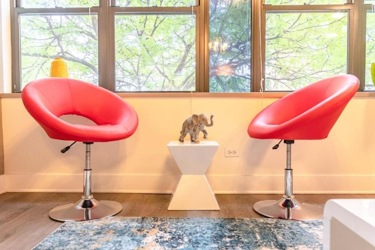 Ideal 3br Business Or Leisure In Fully Stocked Kitchen & Fast Internet With Optional Parking Near Soldier Field, Grant Park & Mccormick Place Apartment