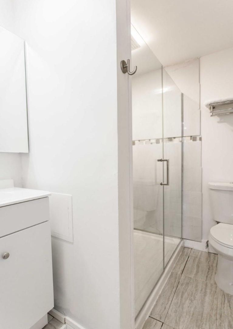 Double Play Wrigley - Prime Location Across From Wrigley Field & Transit - 2br Apts *