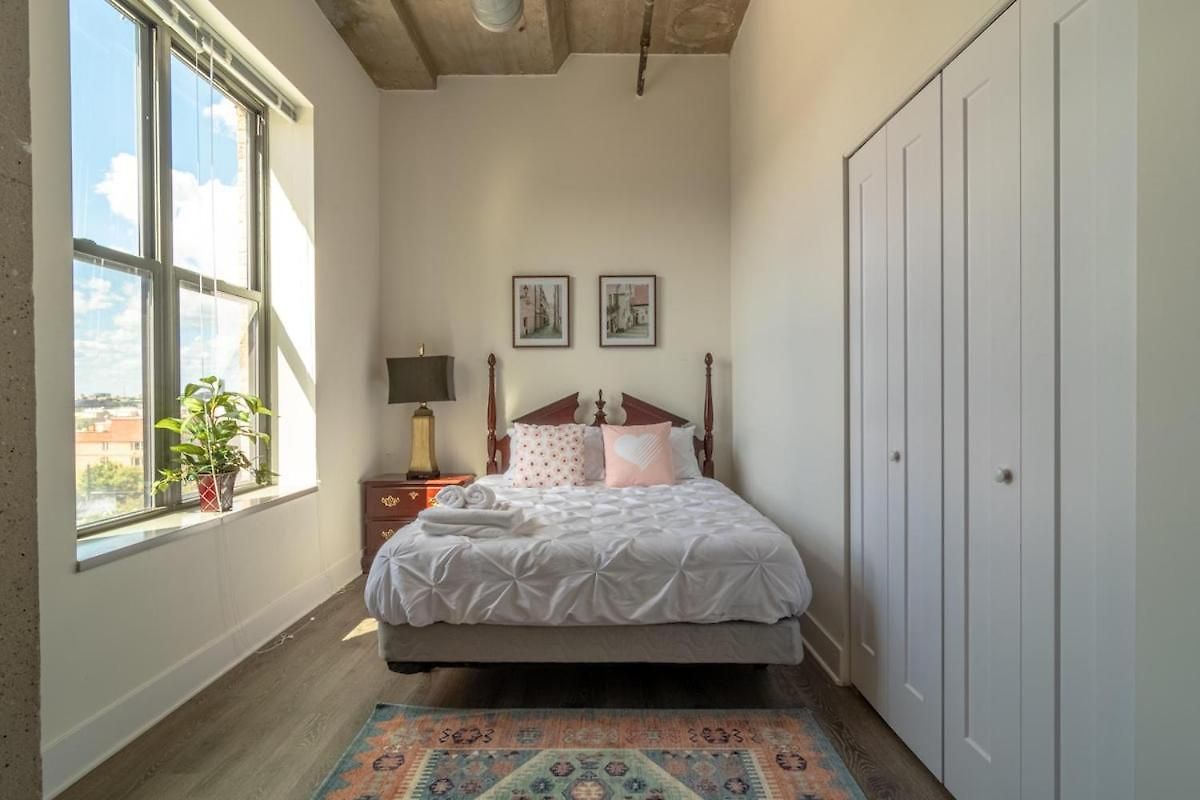 Mccormick Place Downtown: Luxurious 3br/2ba For 10 *