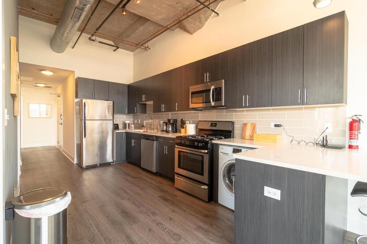 Apartment Mccormick Place Downtown: Luxurious 3br/2ba For 10 *