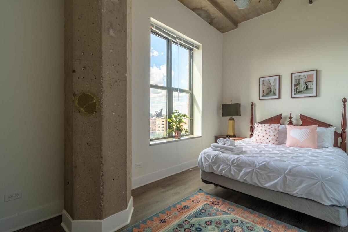 Mccormick Place Downtown: Luxurious 3br/2ba For 10